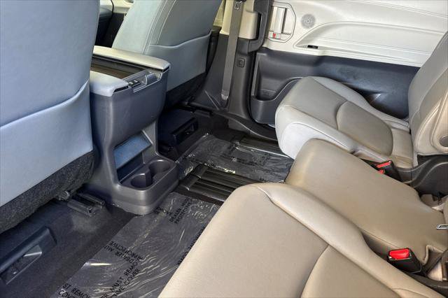 Certified 2024 Toyota Sienna XLE FWD image 4