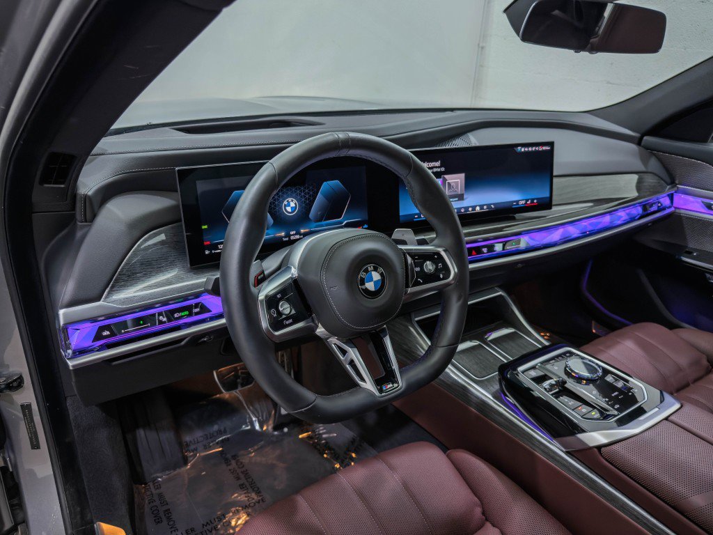 Used 2025 BMW 760i xDrive w/ Executive Package AWD/4WD image 13
