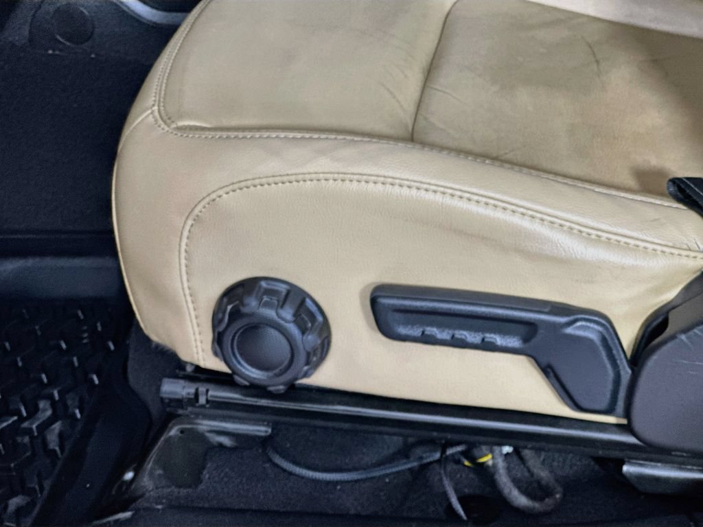 Used 2019 Jeep Wrangler Unlimited Rubicon AWD/4WD image 22