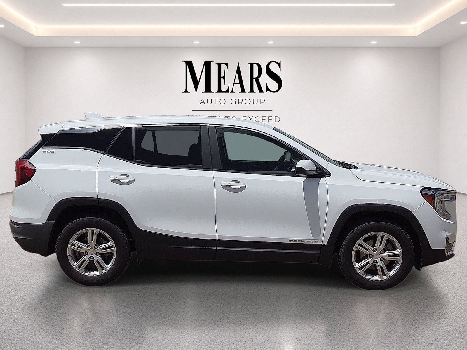 Used 2024 GMC Terrain SLE FWD image 6