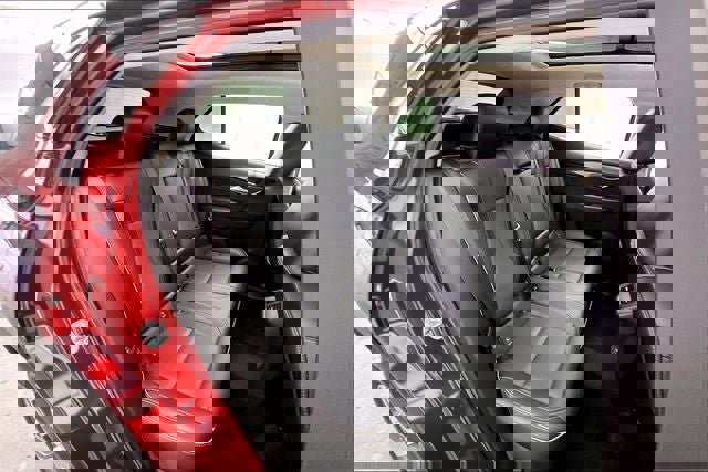 Used 2022 Buick Envision Essence w/ Safety Package image 19