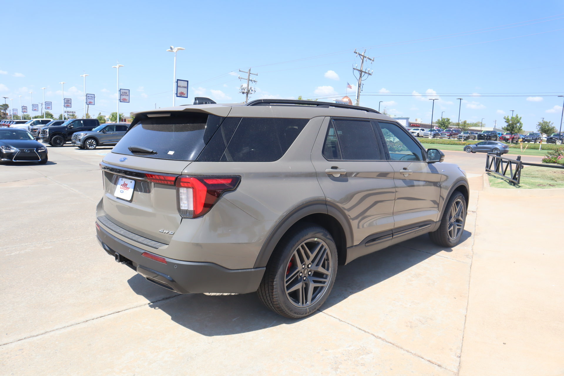 New 2026 Ford Explorer ST-Line w/ ST-Line Street Pack AWD/4WD image 24