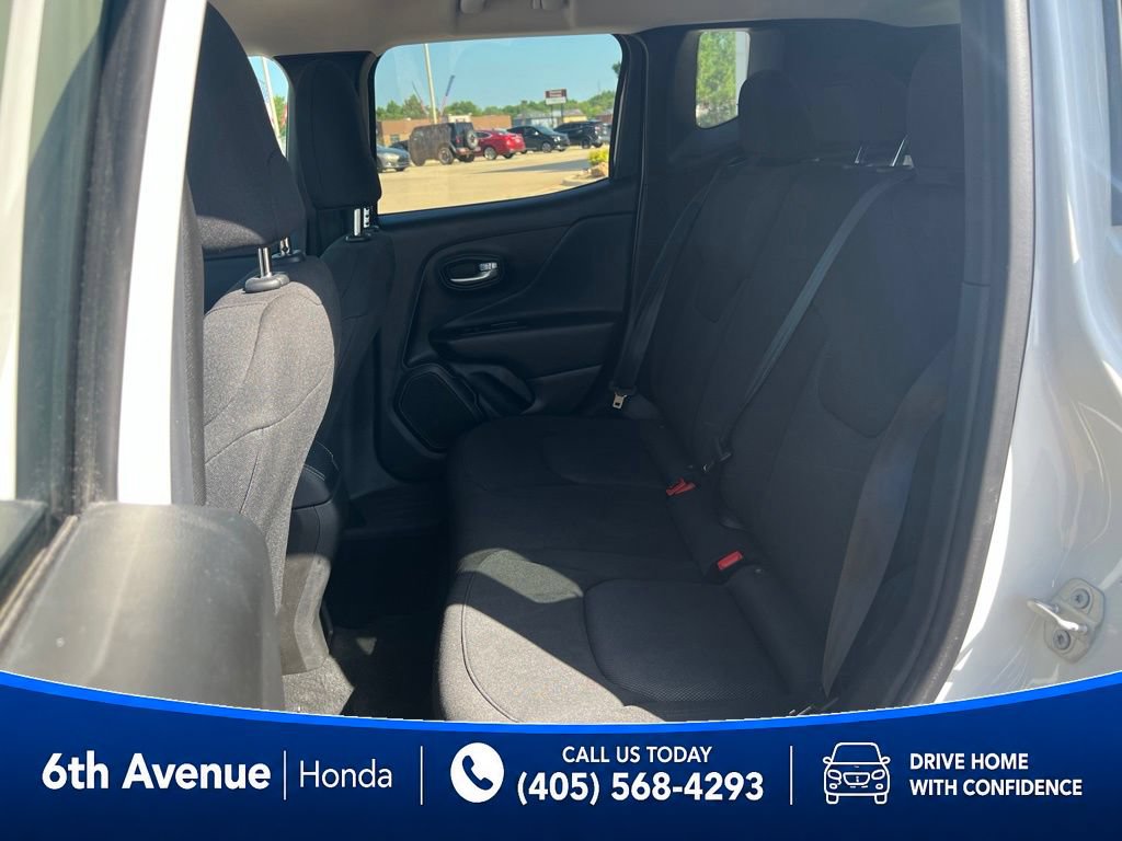 Used 2023 Jeep Renegade Latitude AWD/4WD image 18