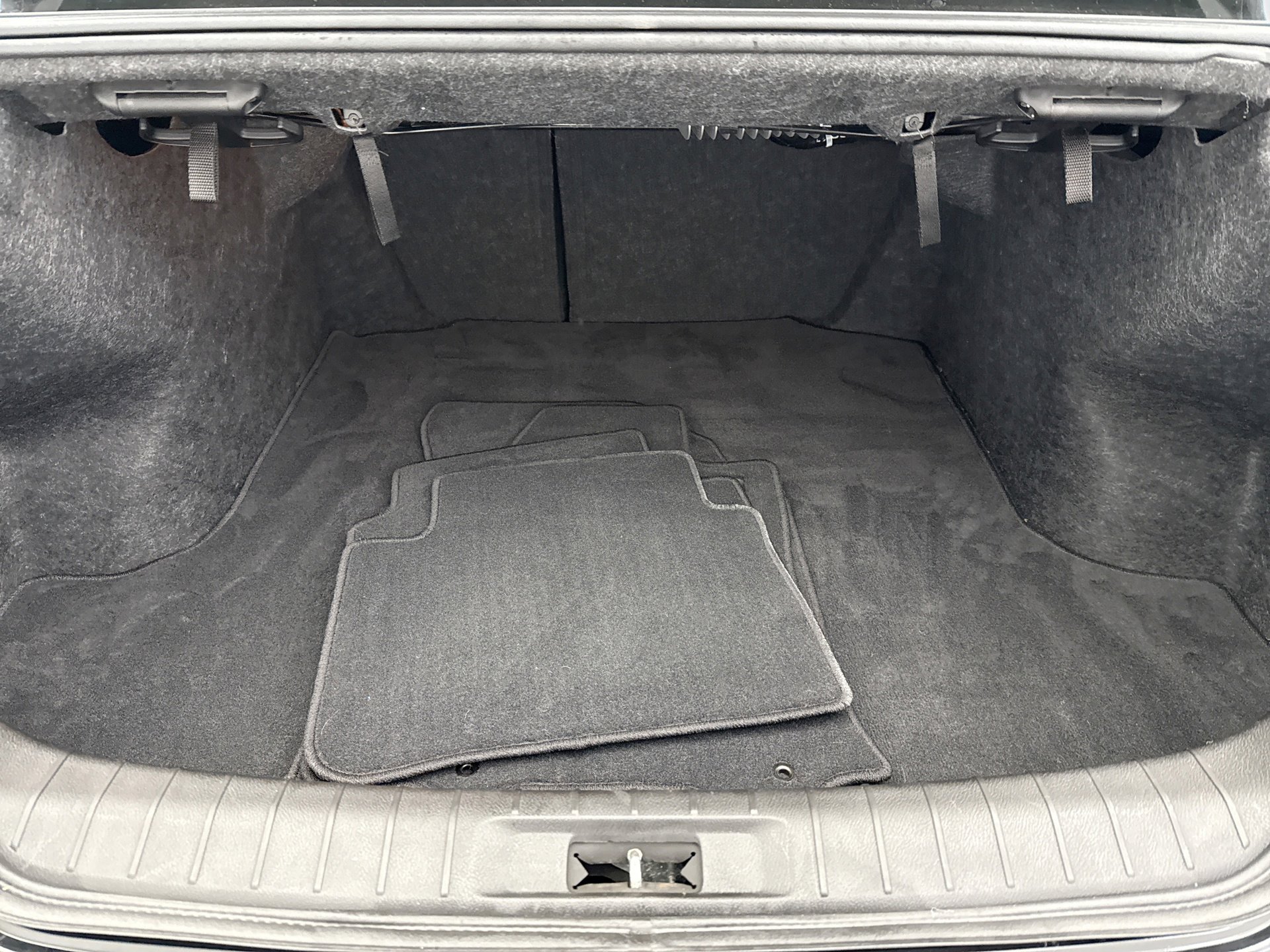 Used 2022 Nissan Maxima SR w/ Sport Mat Group image 19