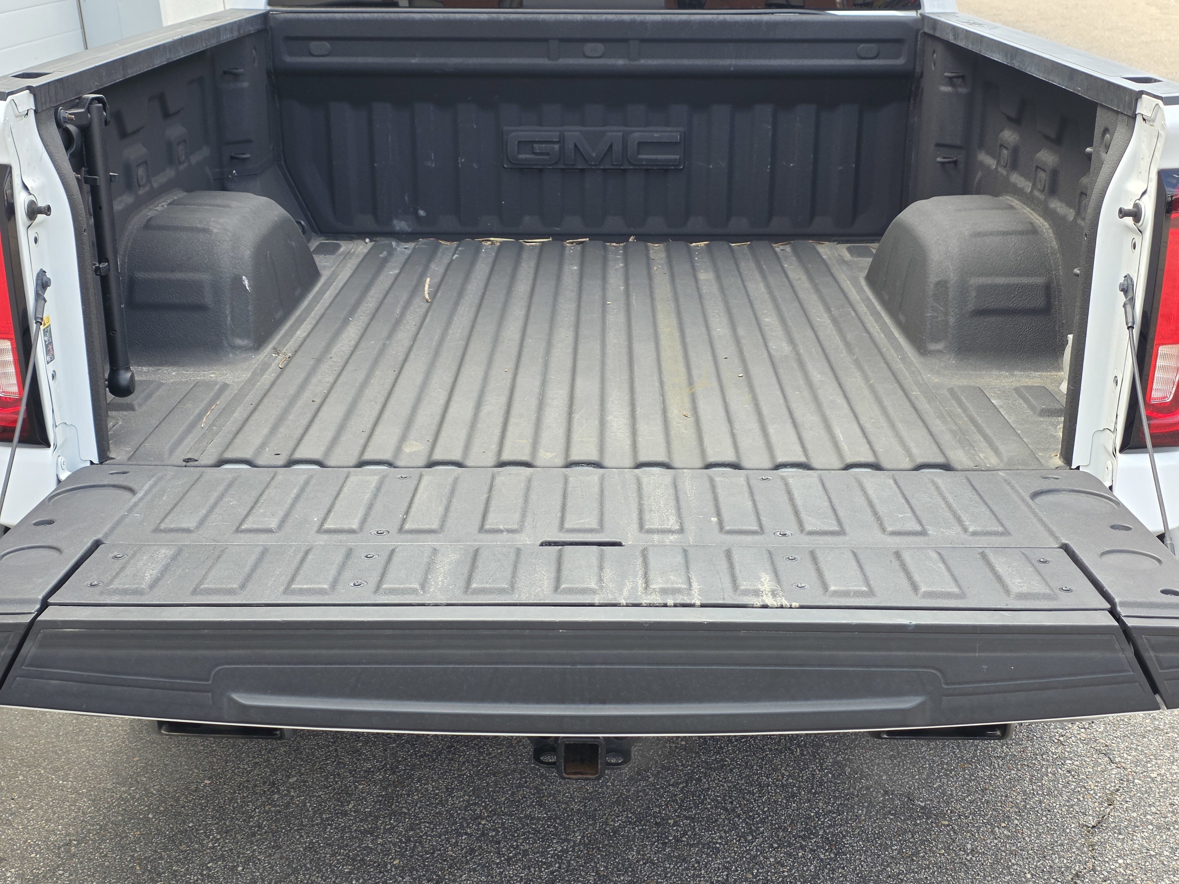 Used 2020 GMC Sierra 1500 SLT w/ SLT Premium Plus Package image 32