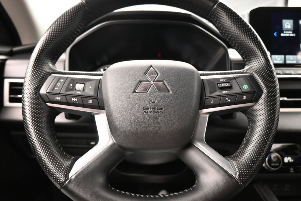 Used 2024 Mitsubishi Outlander SE Black Edition FWD image 25