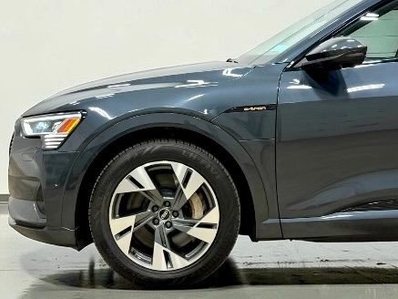 Used 2021 Audi e-tron Premium w/ Convenience Plus Package image 5