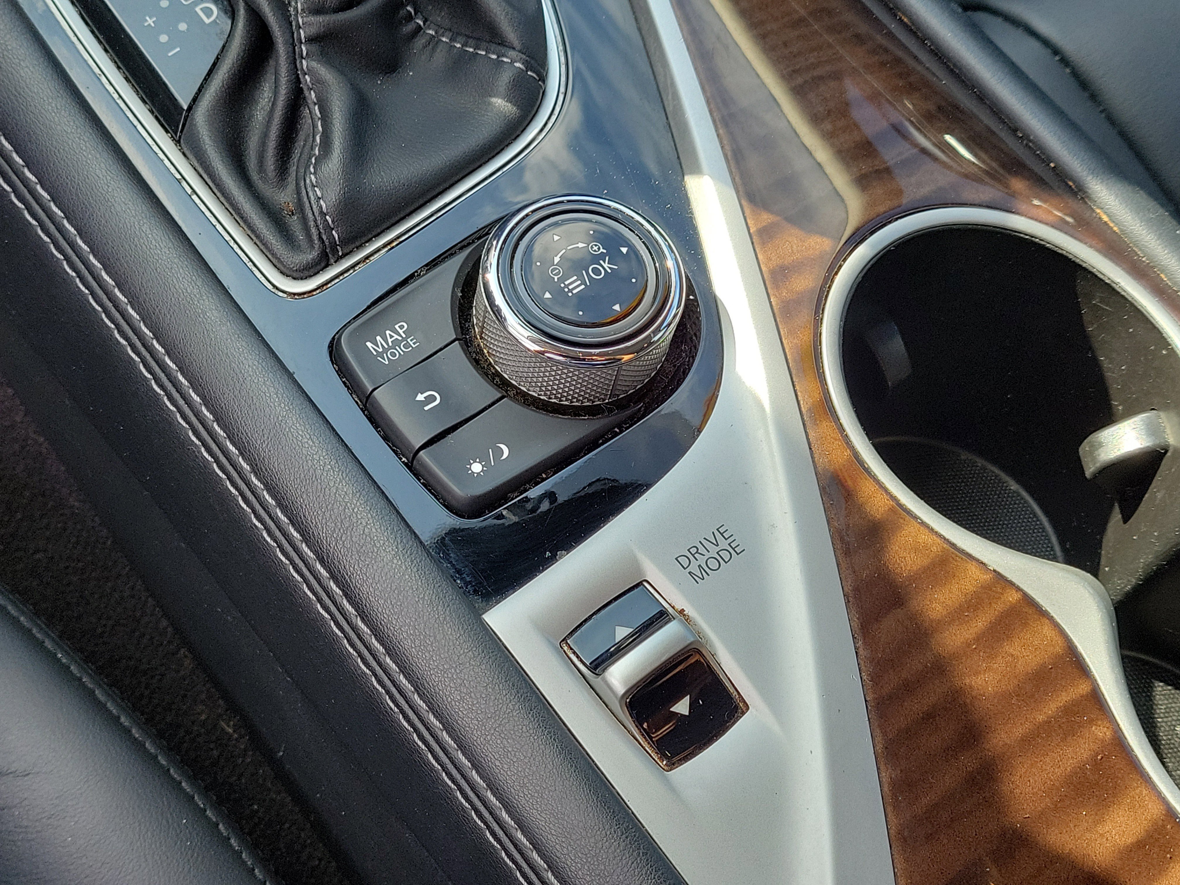 Used 2019 INFINITI Q50 Luxe w/ Essential Package (3.0T Luxe) image 26