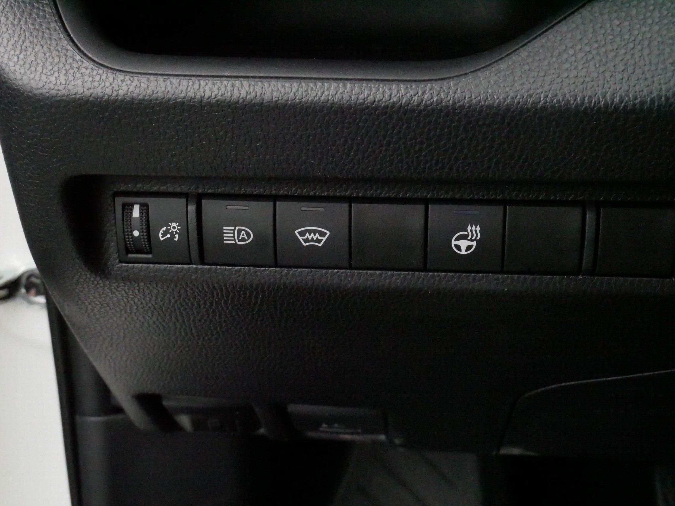 Used 2024 Toyota RAV4 XLE w/ Weather Package AWD/4WD image 27