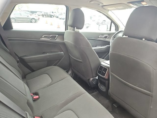 Used 2026 Kia Sportage LX FWD image 8