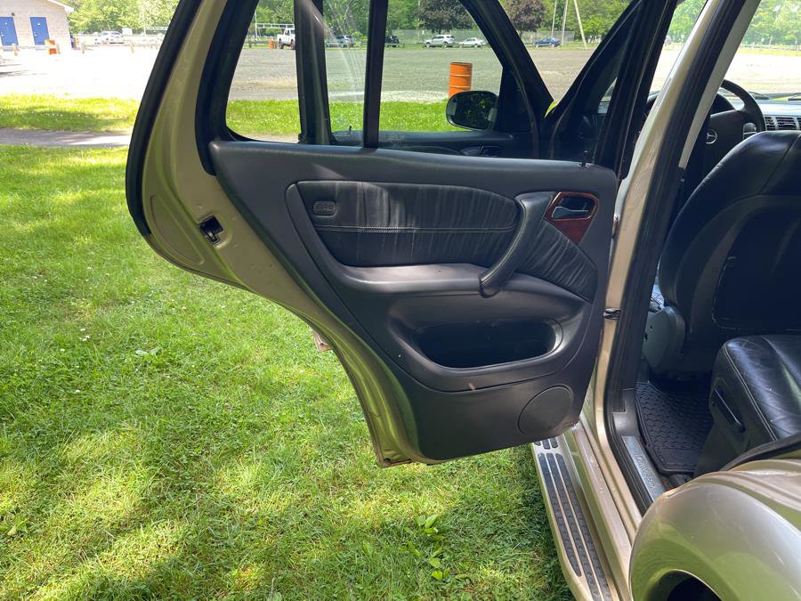 Used 2002 Mercedes-Benz ML 320 4MATIC image 30