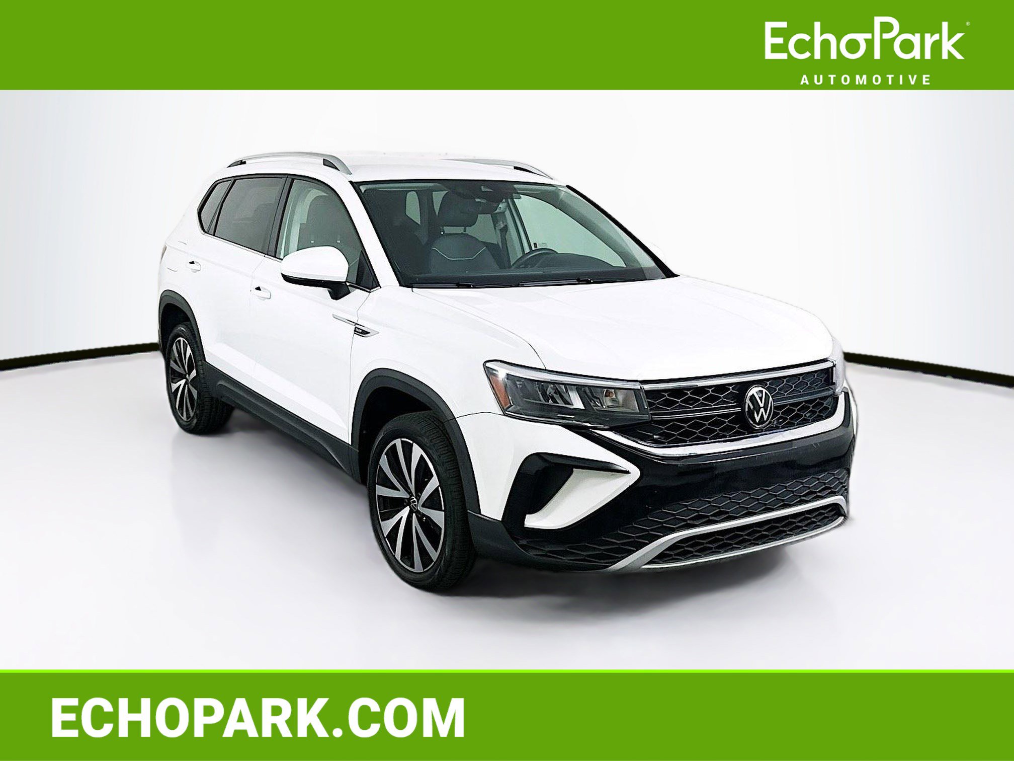 Used 2024 Volkswagen Taos SE image 1