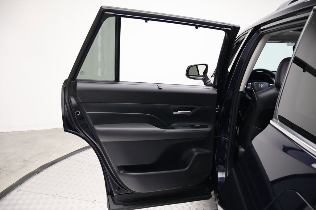 Certified 2025 Toyota Grand Highlander FWD image 21