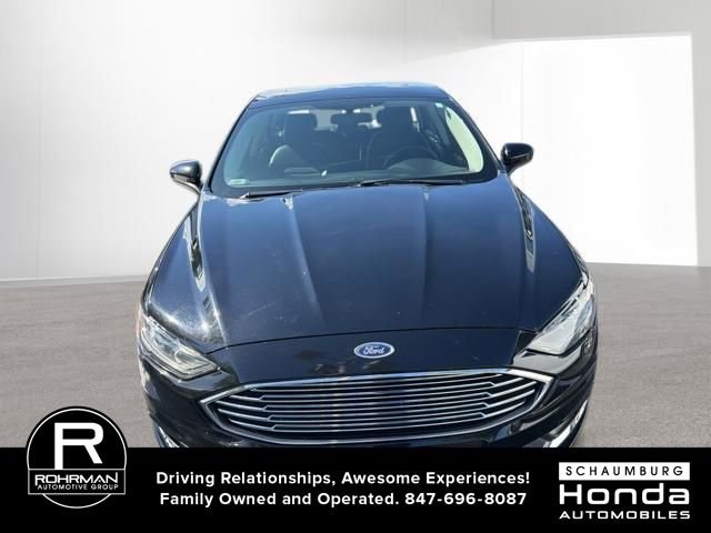Used 2017 Ford Fusion SE w/ Equipment Group 601A FWD image 2