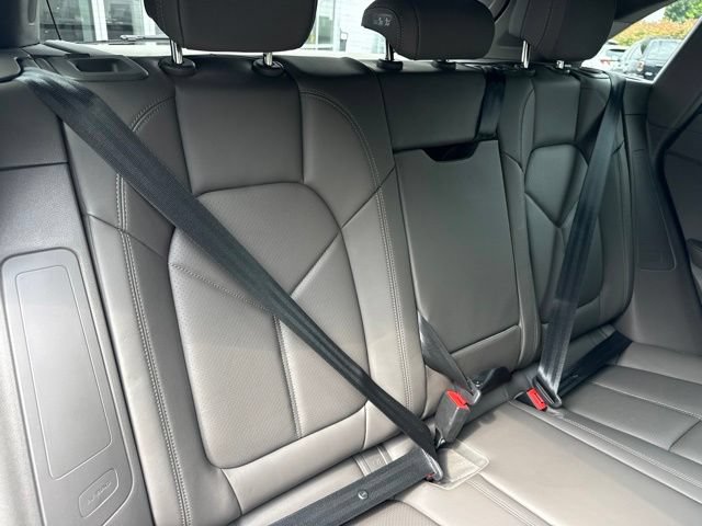 Used 2025 Porsche Macan AWD/4WD image 25