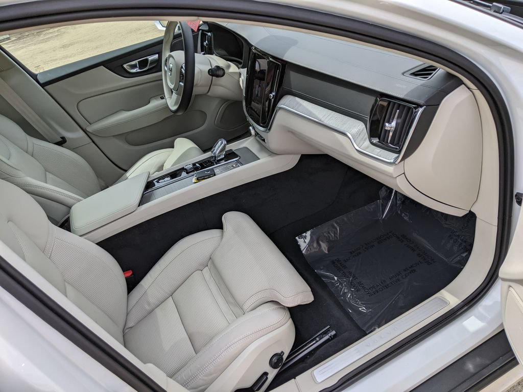 Certified 2026 Volvo V60 B5 Cross Country Ultra w/ Protection Package Premier AWD/4WD image 22