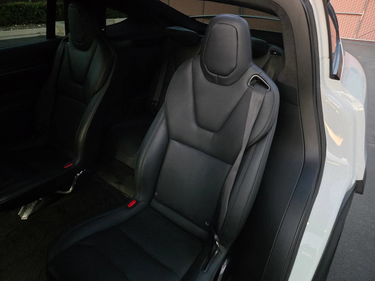 Used 2022 Tesla Model X Base AWD 4dr SUV image 22