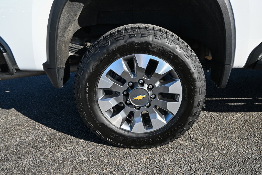 Used 2022 Chevrolet Silverado 2500 Custom w/ Custom Value Package image 14