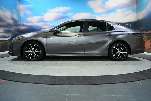 Used 2024 Toyota Camry SE AWD/4WD image 5