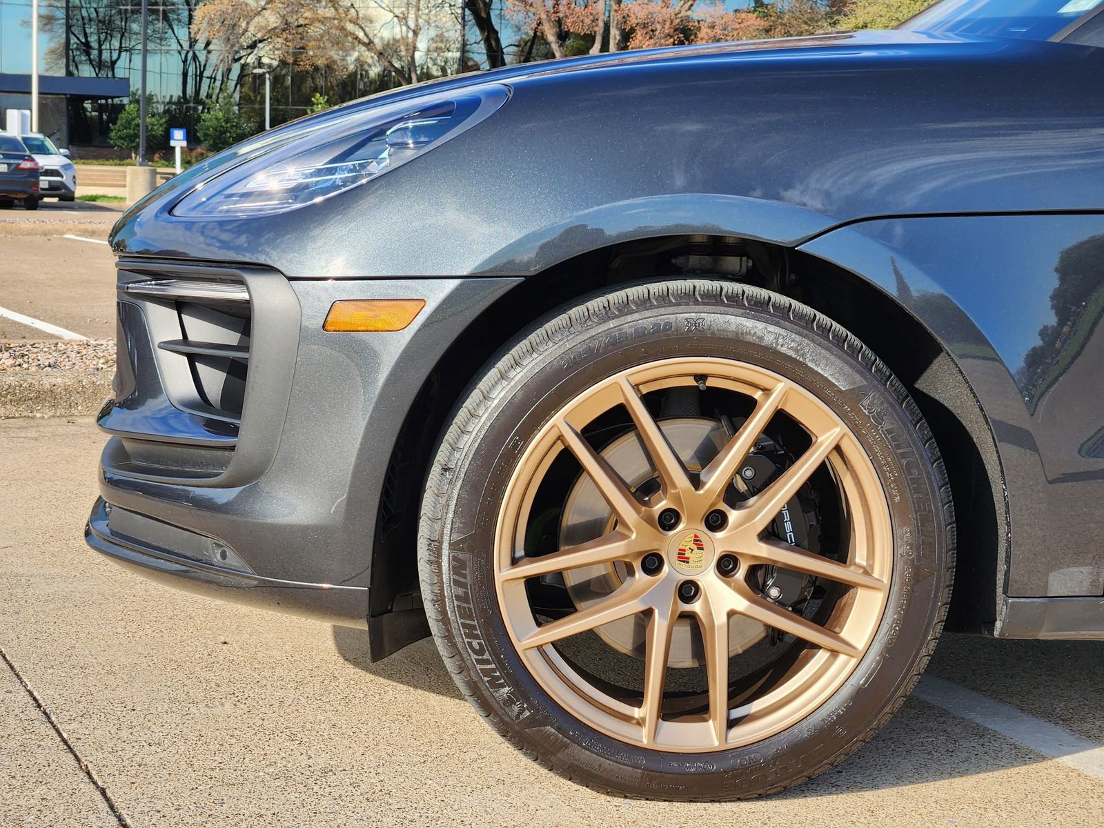 Used 2023 Porsche Macan S w/ Sport Chrono Package image 8