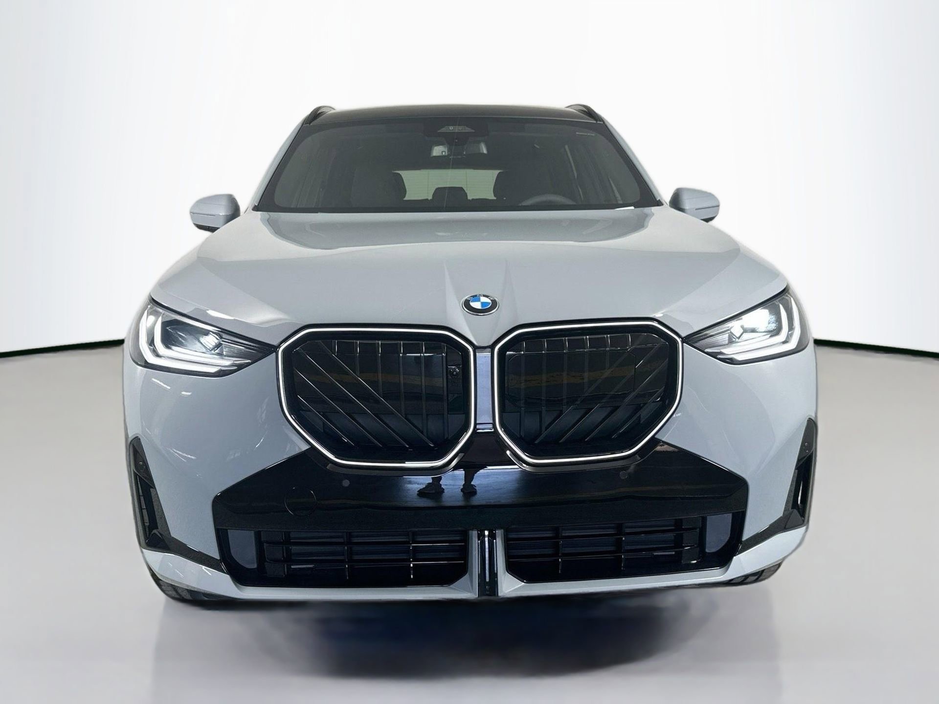 Used 2026 BMW X3 xDrive30 w/ Premium Package image 3