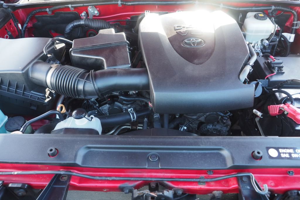 Used 2018 Toyota Tacoma TRD Off-Road w/ Technology Package image 24