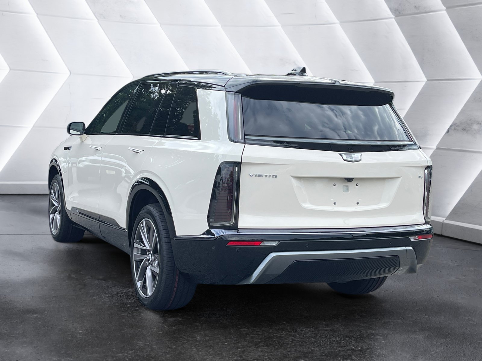 New 2027 Cadillac Vistiq Sport w/ LPO, Premium Carpet Package AWD/4WD image 4