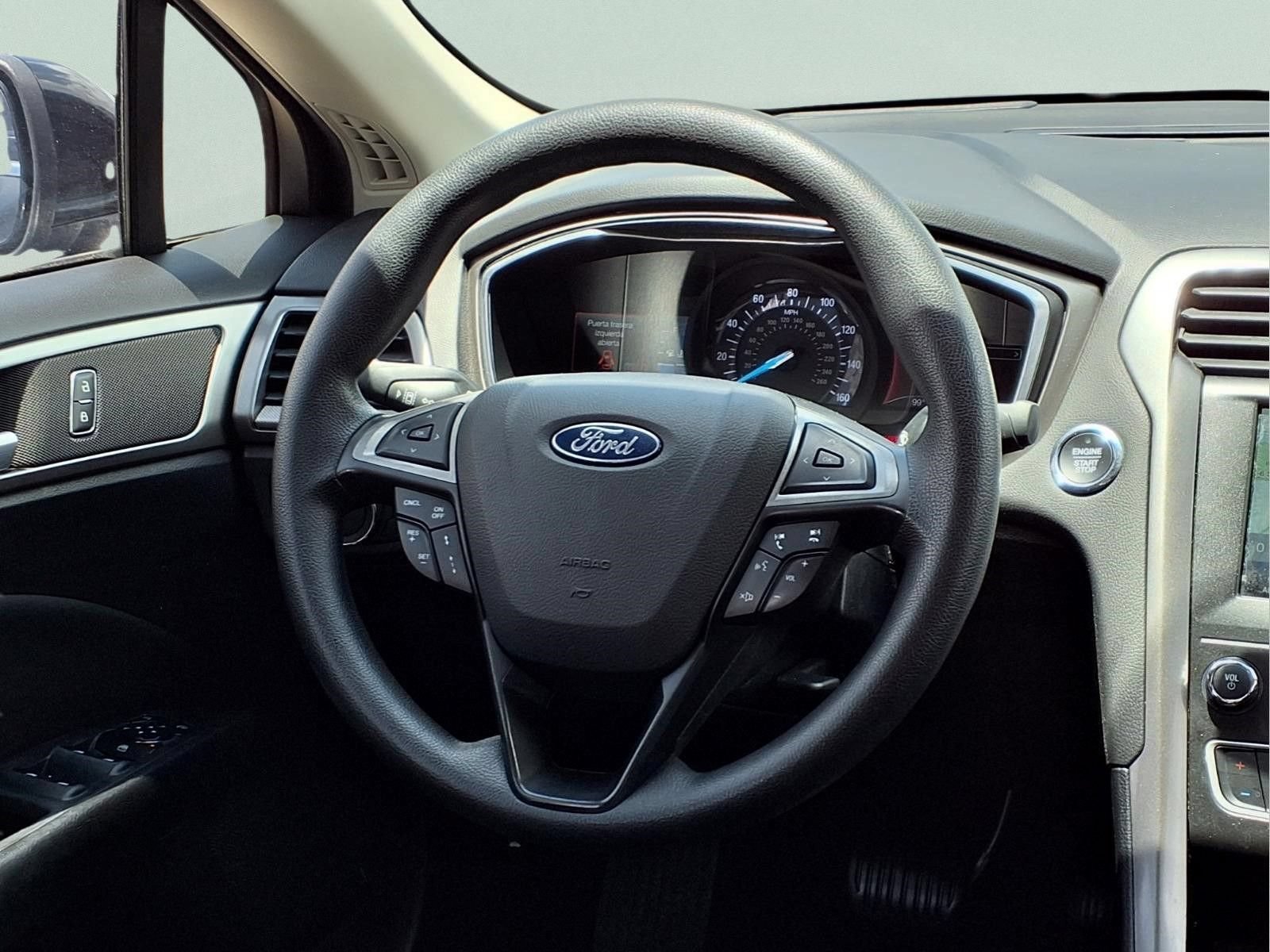 Used 2020 Ford Fusion SE FWD image 14