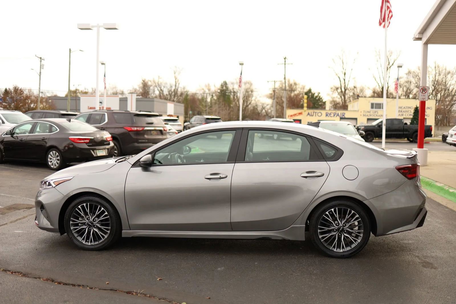 Used 2024 Kia Forte GT-Line w/ GT-Line Premium Package image 8