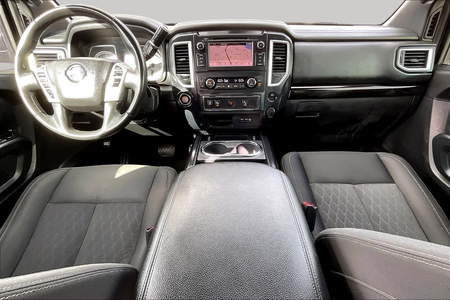 Used 2019 Nissan Titan SV w/ SV Convenience Package RWD image 14