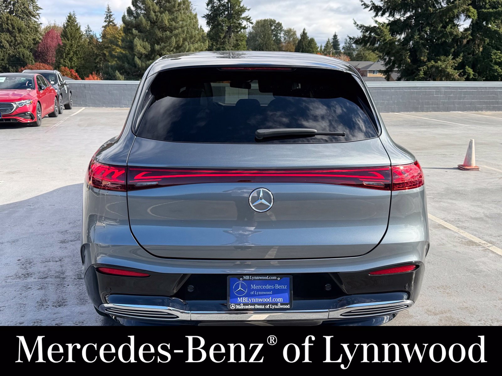 Used 2023 Mercedes-Benz EQS 580 4MATIC SUV image 7