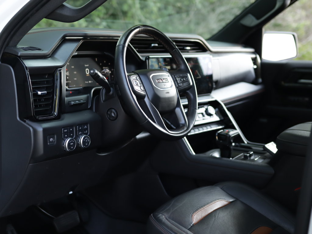 Used 2023 GMC Sierra 1500 AT4 w/ Technology Package AWD/4WD image 10