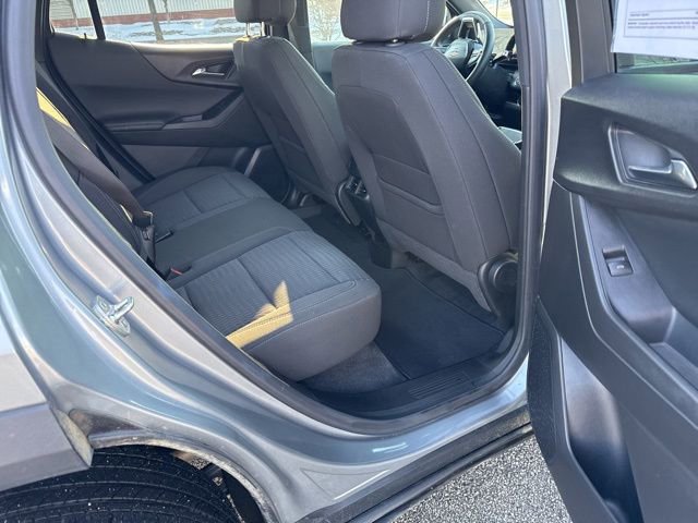 Used 2025 Chevrolet Equinox LT w/ Safety and Technology Package image 12