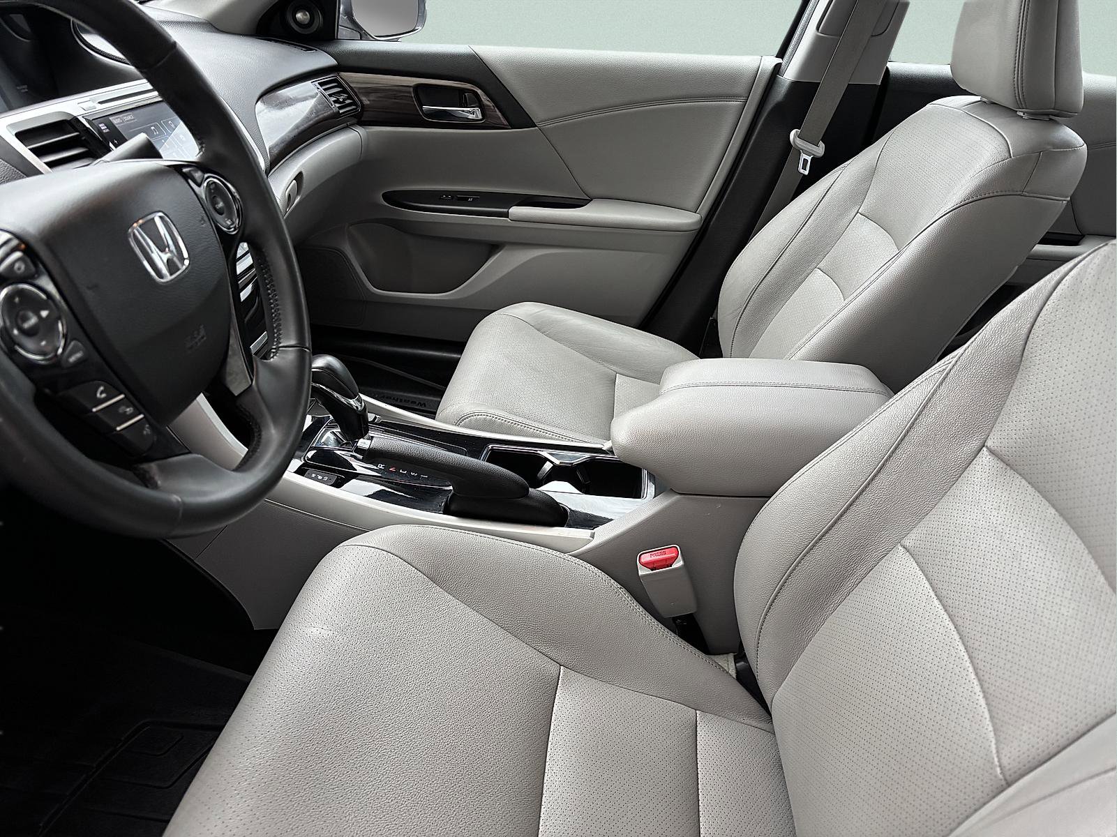 Certified 2017 Honda Accord EX-L image 16