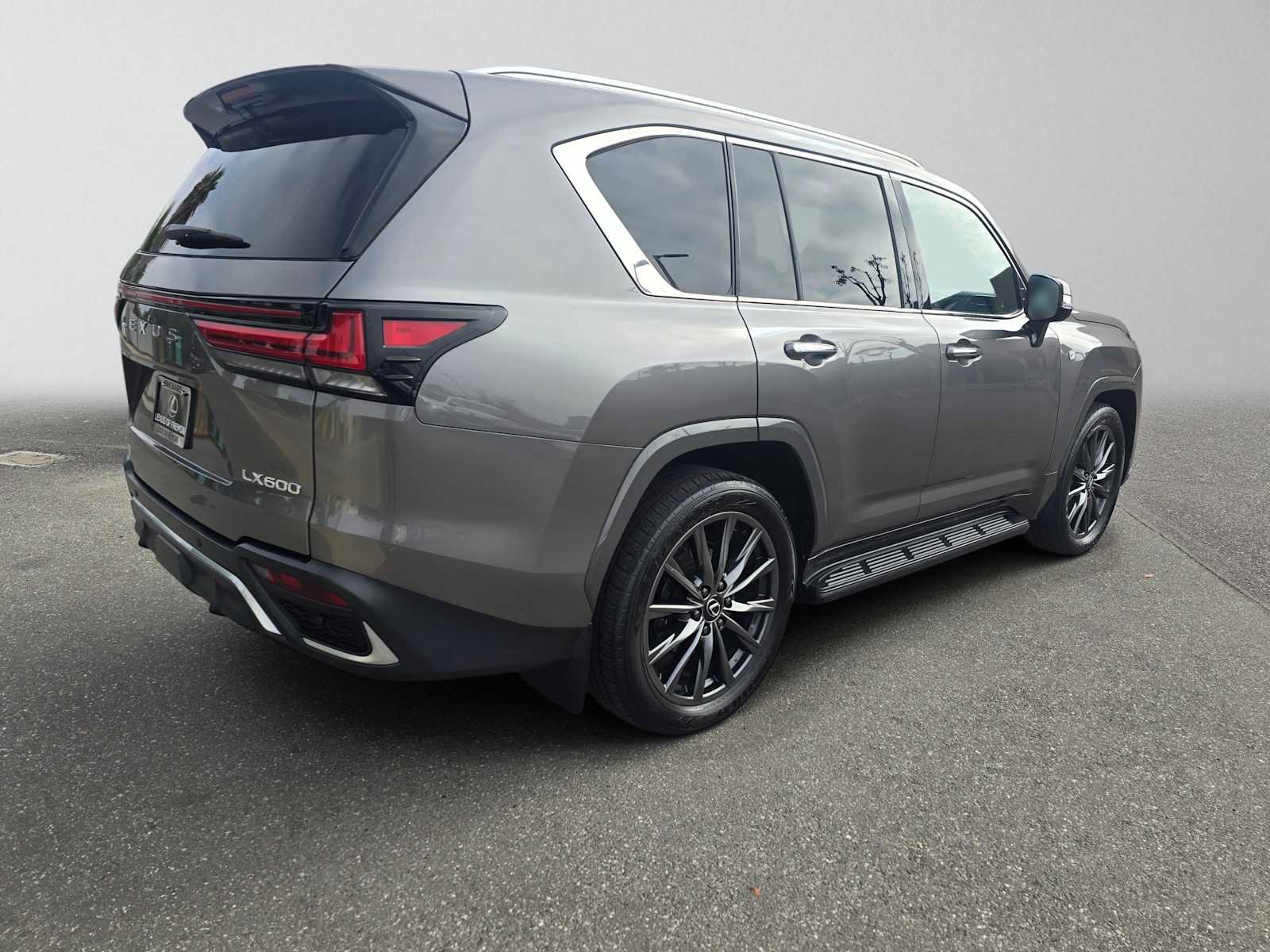 Used 2024 Lexus LX 600 F Sport AWD/4WD image 3