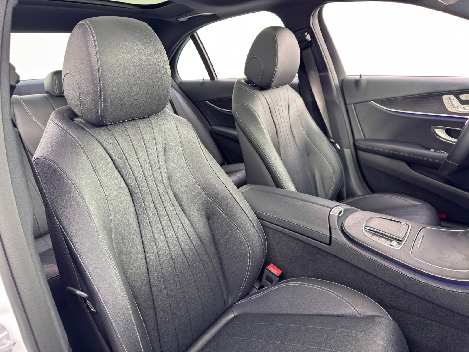 Used 2021 Mercedes-Benz E 350 Sedan w/ Premium Package image 40