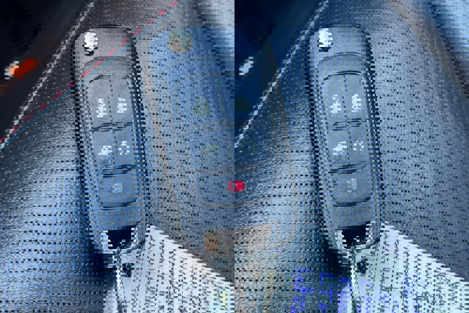 Used 2016 Chevrolet Equinox LTZ w/ Enhanced Convenience Package image 26