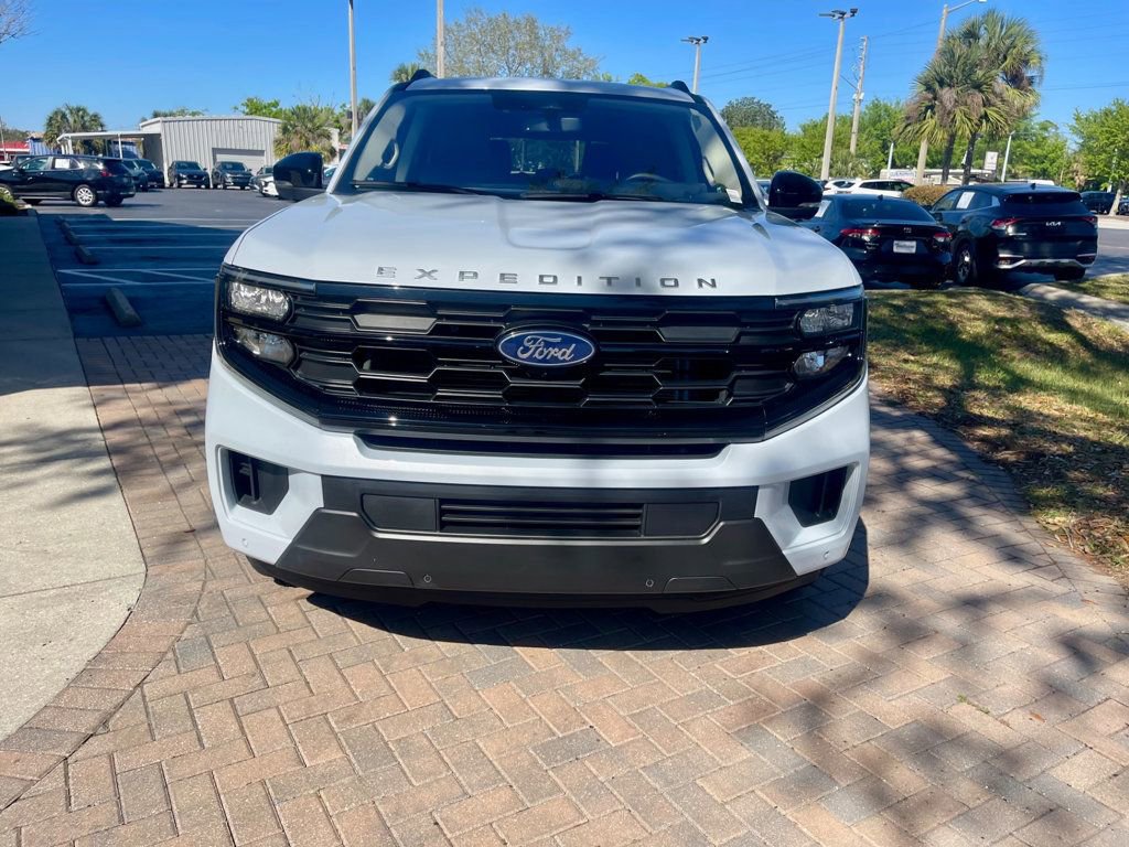 Used 2025 Ford Expedition Max Active image 9