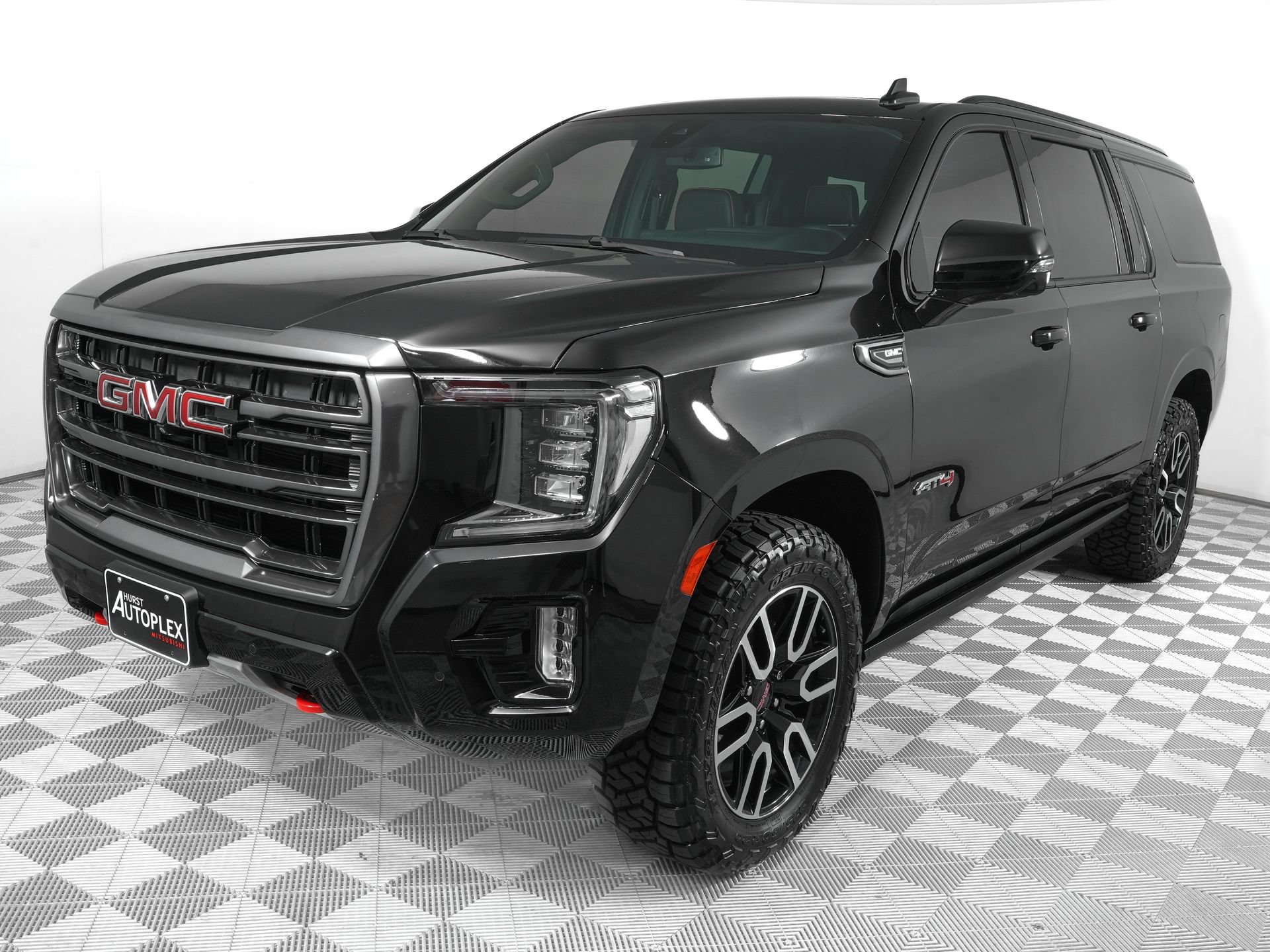Used 2021 GMC Yukon XL AT4 w/ AT4 Premium Plus Package AWD/4WD image 7