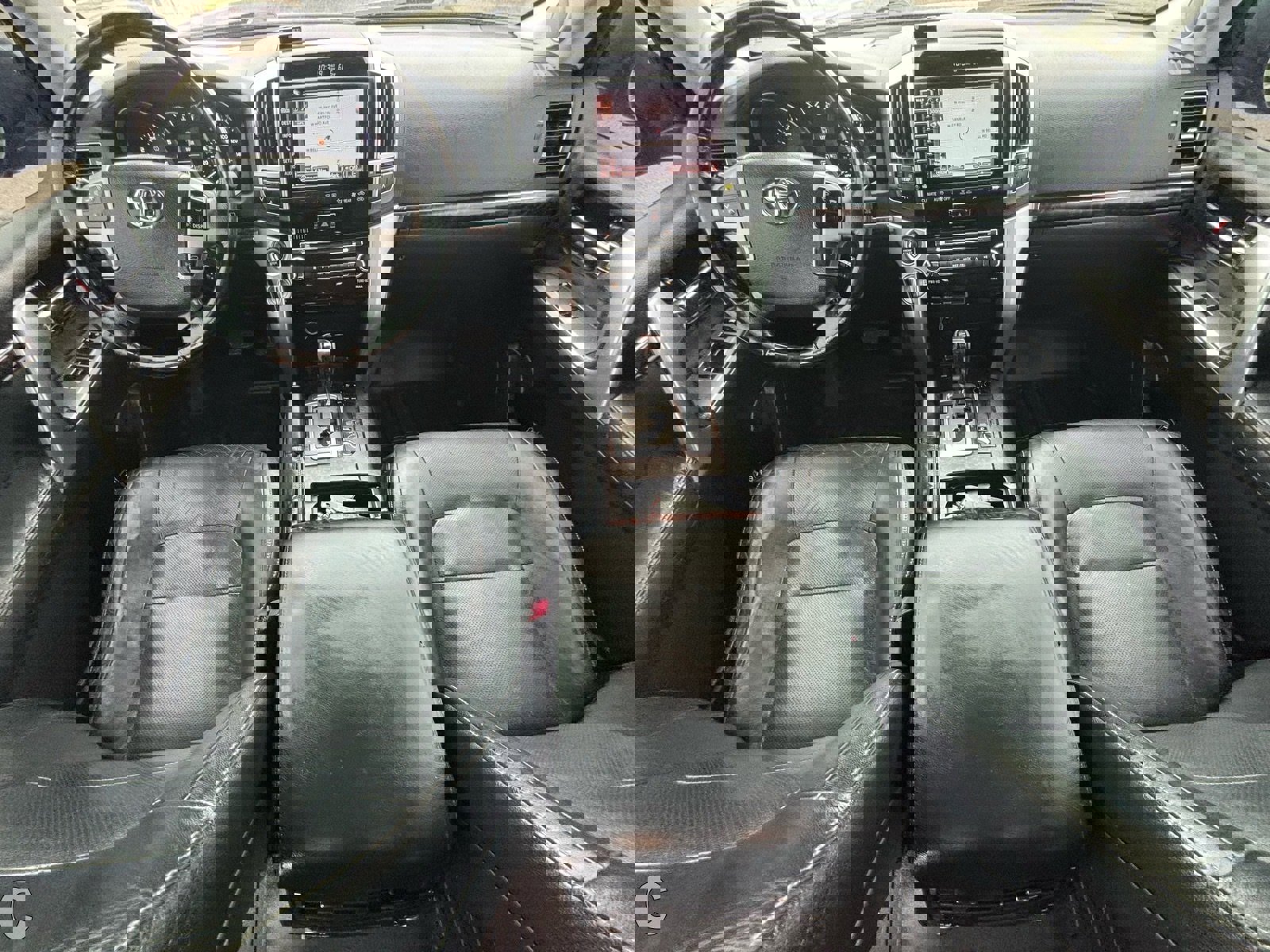 Used 2013 Toyota Land Cruiser image 29