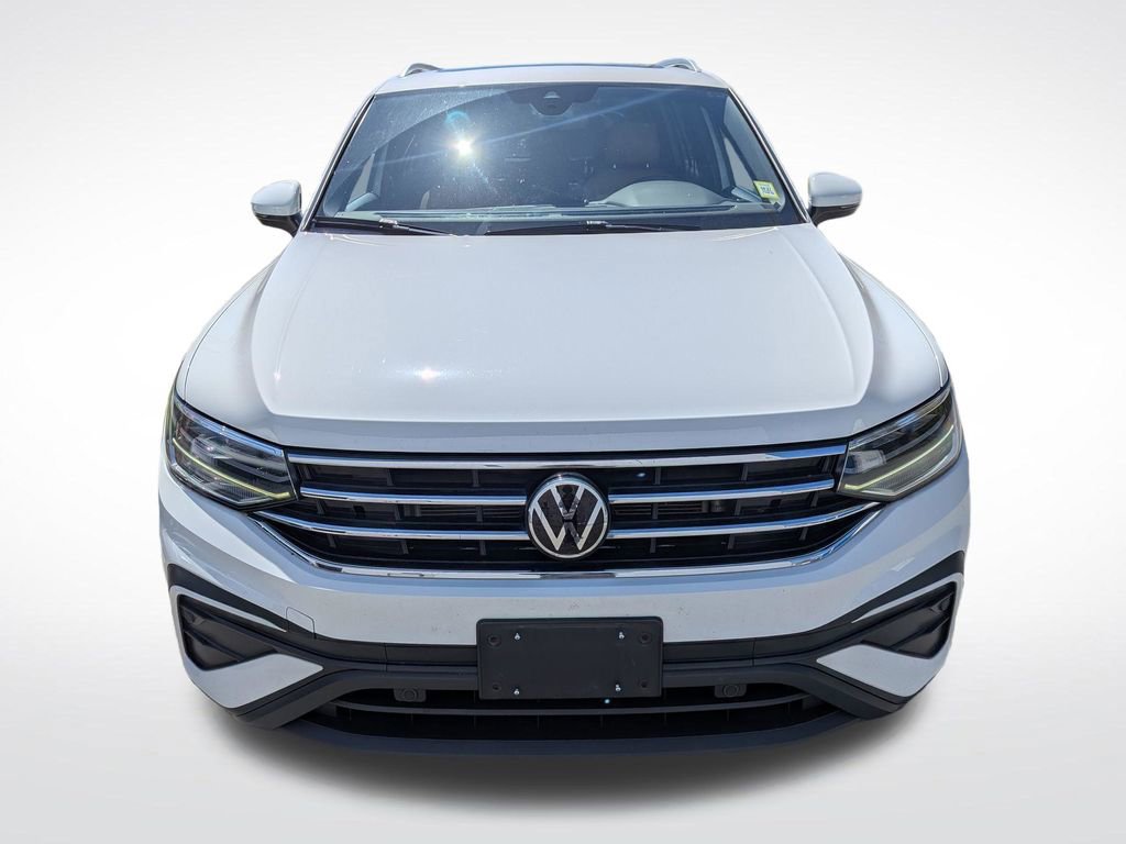 Used 2024 Volkswagen Tiguan SE AWD/4WD image 8