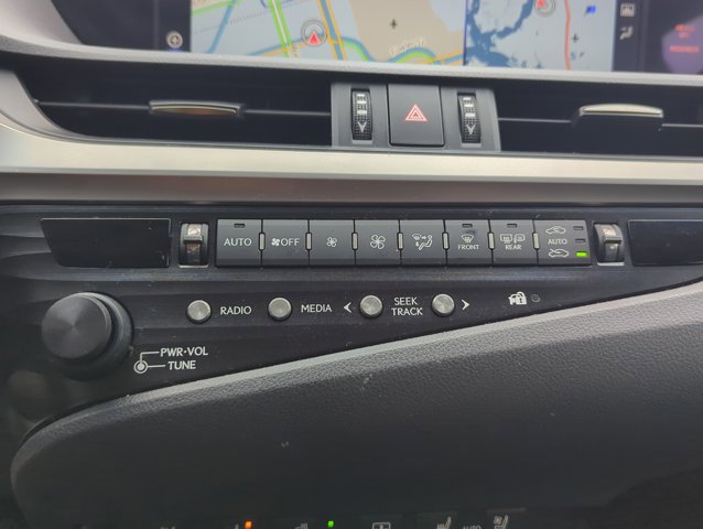 Used 2019 Lexus ES 300h w/ Accessory Package 2 FWD image 21