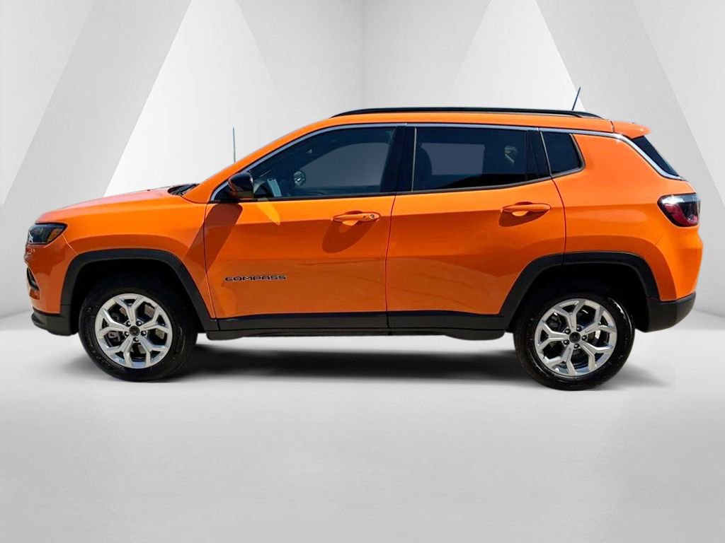 Used 2026 Jeep Compass Latitude image 4