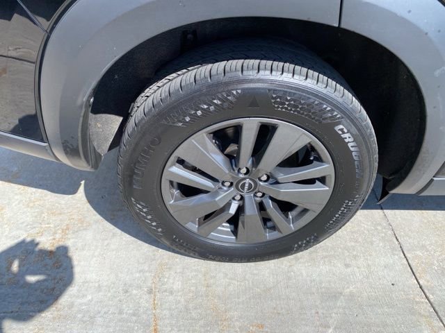 Used 2024 Nissan Pathfinder SV image 14