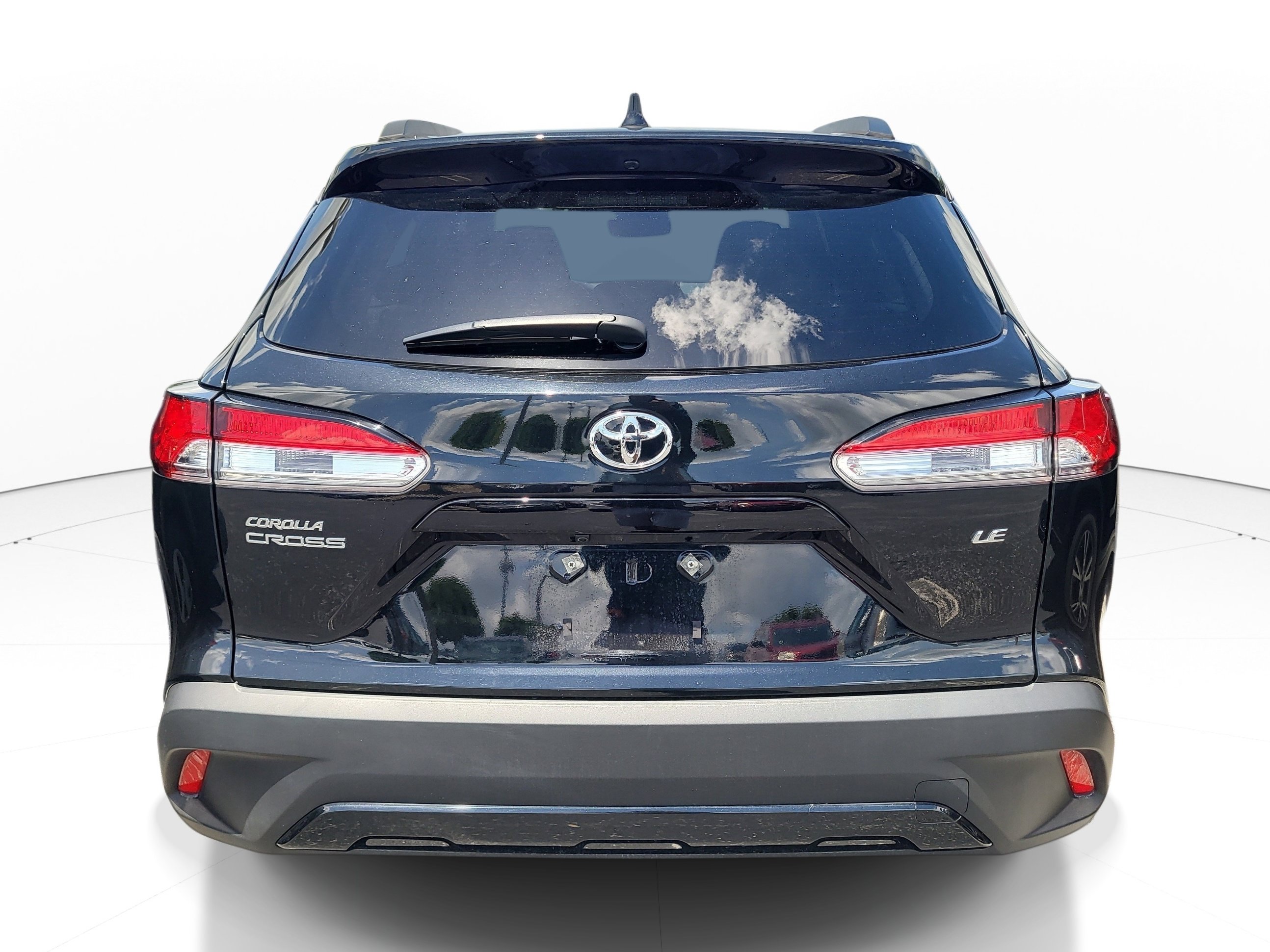 Certified 2025 Toyota Corolla Cross LE FWD image 6