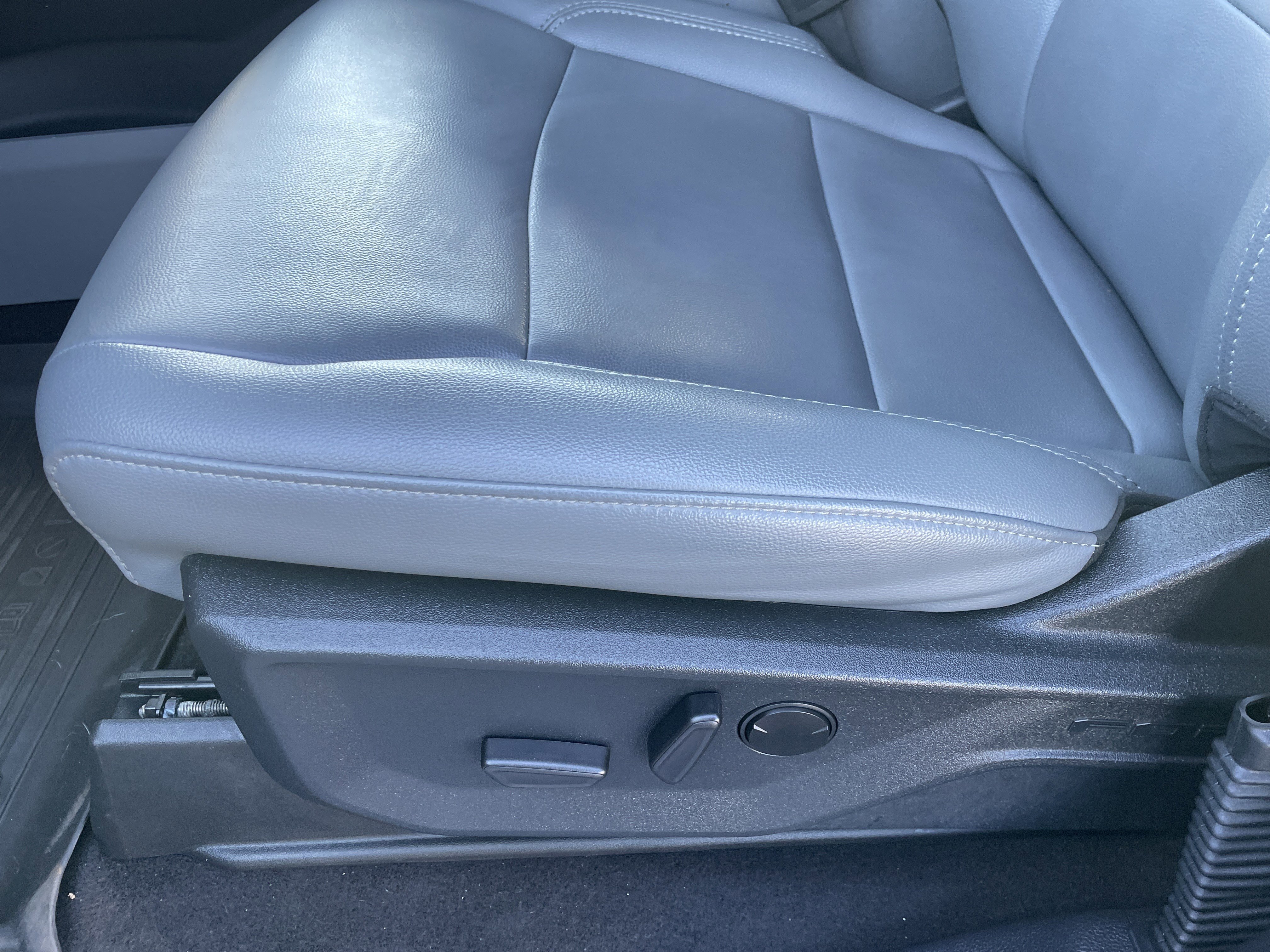 Used 2025 Ford F150 Lightning Flash image 12