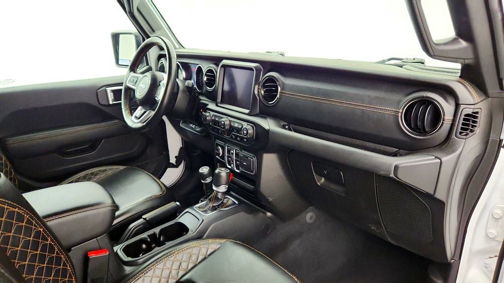 Used 2023 Jeep Wrangler Unlimited Sahara AWD/4WD image 25