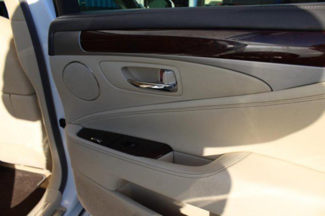 Used 2015 Lexus LS 460 w/ Comfort Package image 14