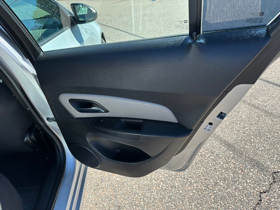 Used 2015 Chevrolet Cruze LS image 18