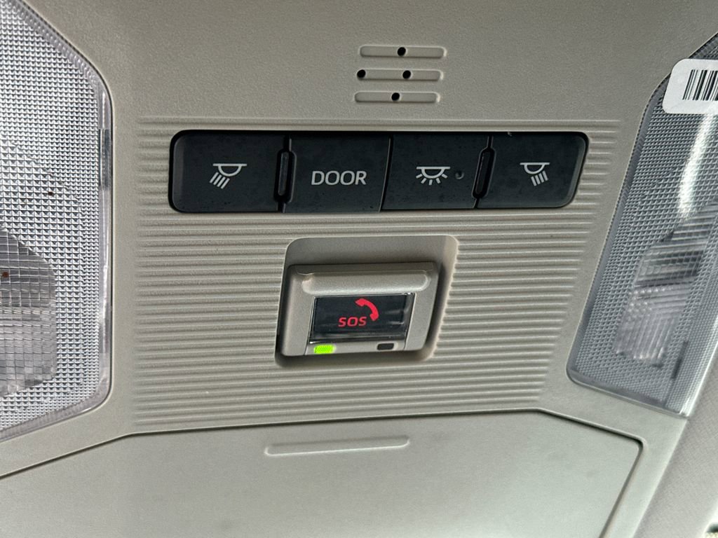 Used 2025 Toyota RAV4 LE image 27